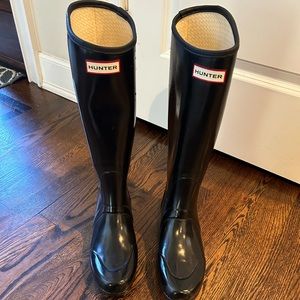 Black Tall Hunter Boots